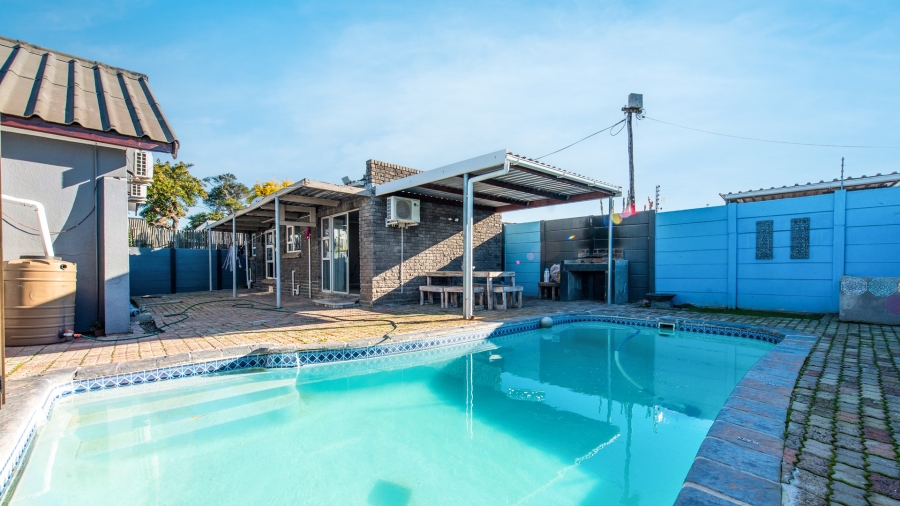 5 Bedroom Property for Sale in Bonny Brook Western Cape